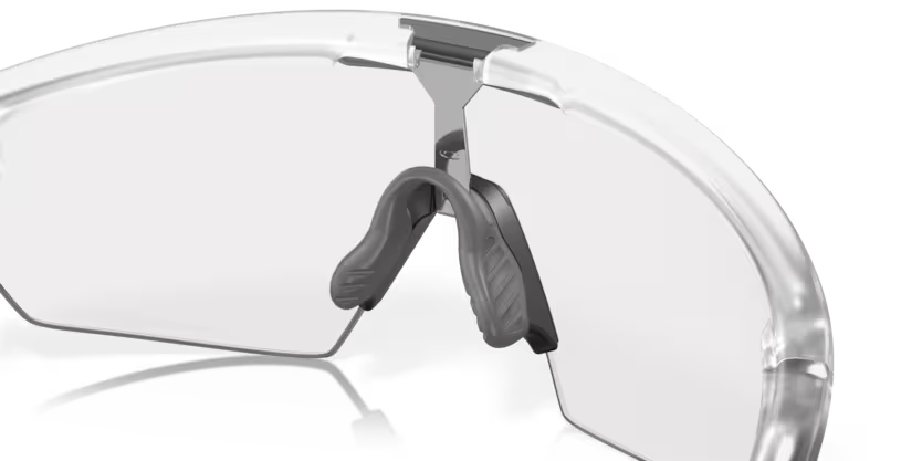 Oakley Sphaera 940307 Matte Clear Clear to Black Iridium Photochromic